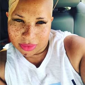 Meet your Posher, Tawayna